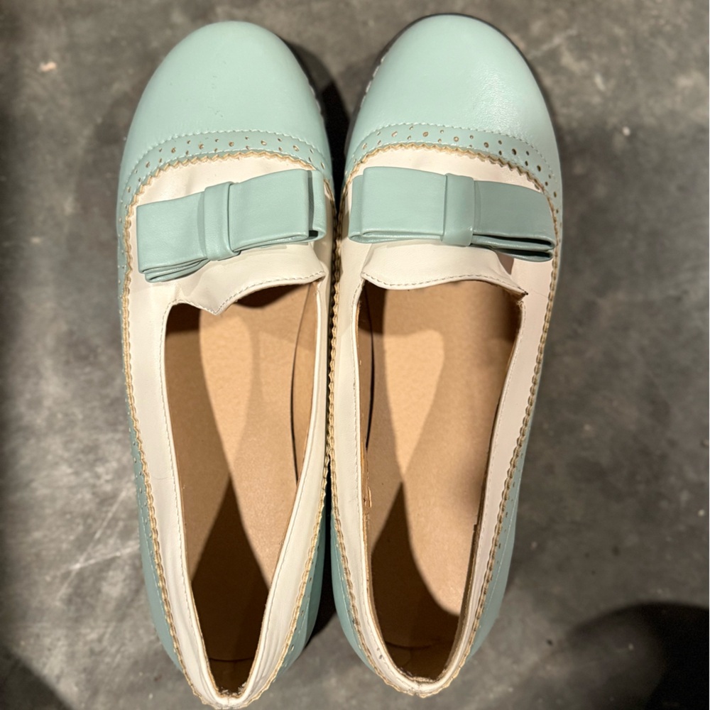Elegant Mint Green Women's Loafers